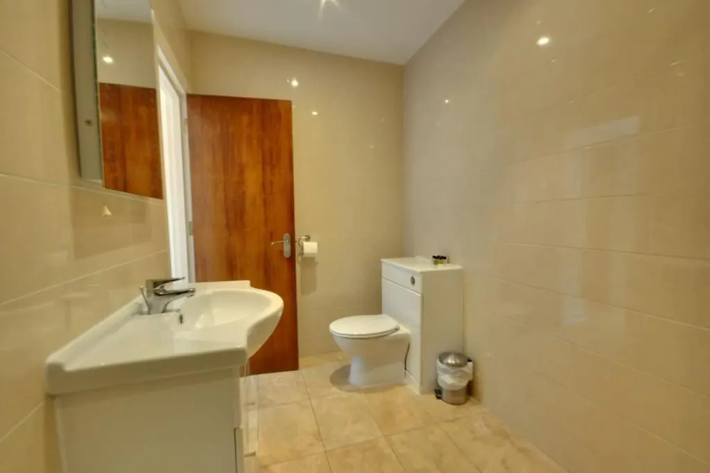 Chic Studio With Garden And 2 Min Walk To Beach Bournemouth 0*,
